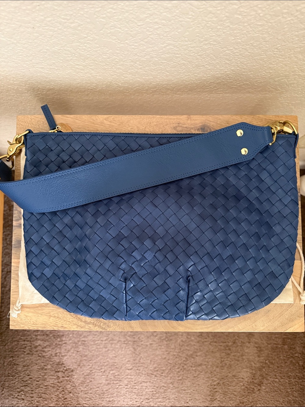 Clare V. French Blue Diagonal Woven Moyen Messenger NWT - Picture 4 of 6